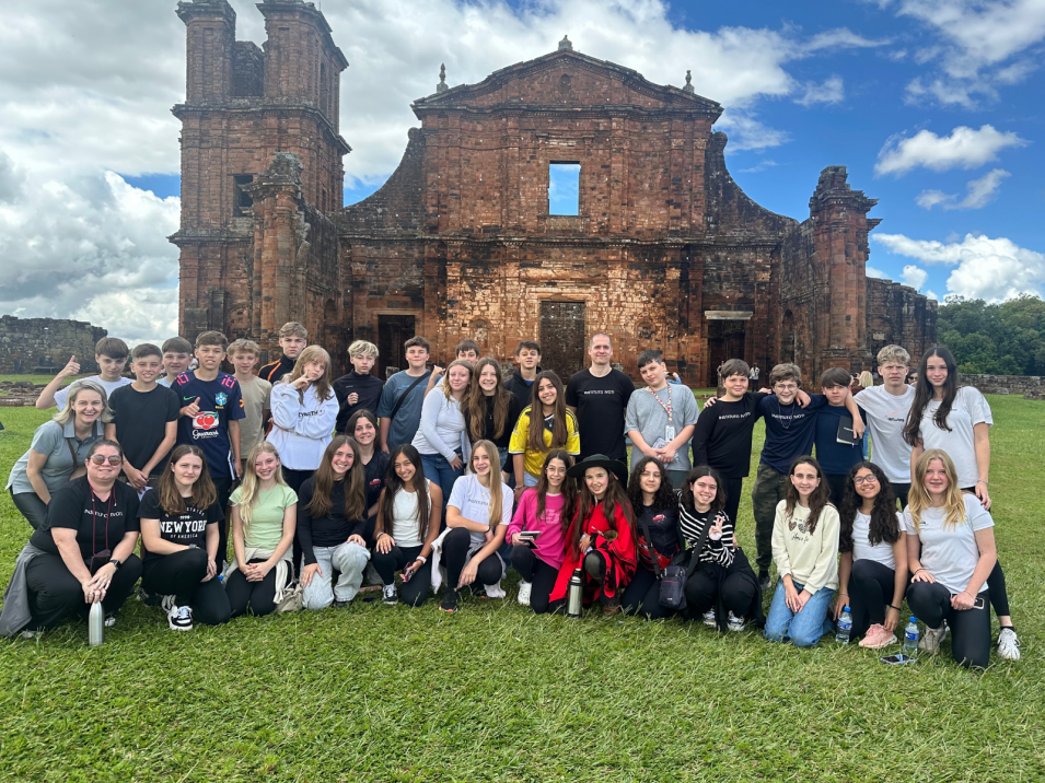 Viagem de estudos leva turmas do 7º Ano a conhecer de perto a história da colonização no Rio Grande do Sul
