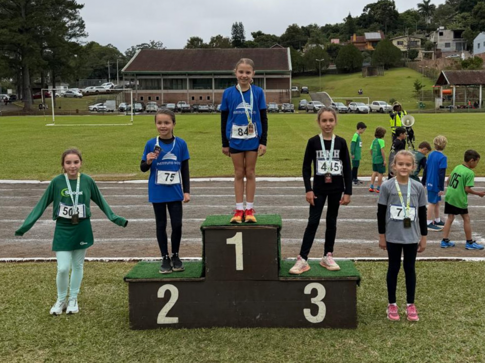 Equipe municipal de Atletismo de Ivoti se destaca no Troféu Dois Irmãos de Atletismo