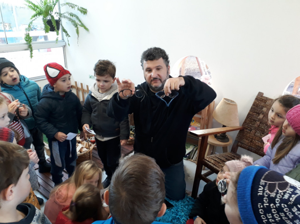 Turma da Educação Infantil recebe visita de oftalmologista