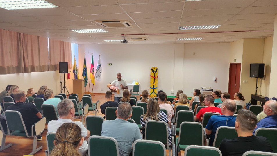 Colaboradores do Instituto Ivoti realizam treinamento de primeiros socorros