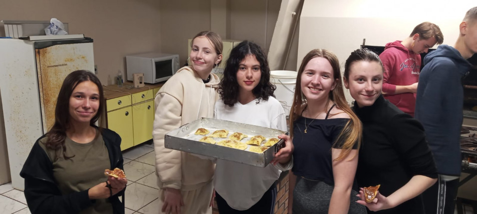 Turma do Núcleo de Aprendizagem de Idiomas organiza tarde de receitas típicas alemãs