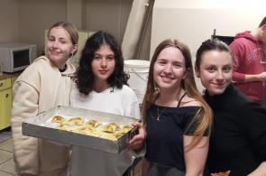 Turma do Núcleo de Aprendizagem de Idiomas organiza tarde de receitas típicas alemãs