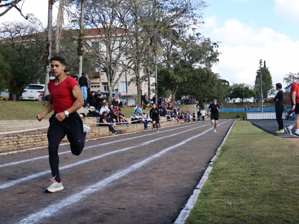 Atletismo e xadrez movimentam as Interséries do Ensino Médio