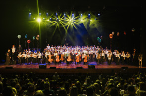 Espetáculo “Volta ao Mundo” encanta público no Teatro Feevale