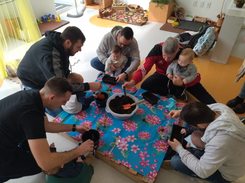 Crianças da Educação Infantil realizam homenagens para o Dia dos Pais