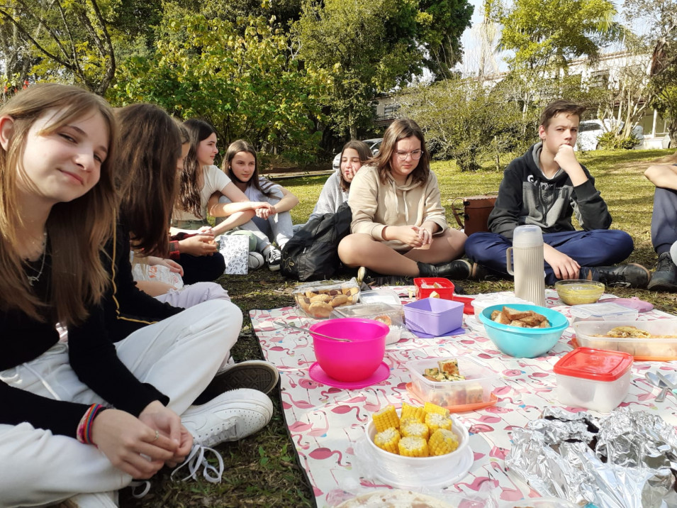 Estudantes apresentam receitas feitas para fixar conteúdo estudado na aula de Ciências