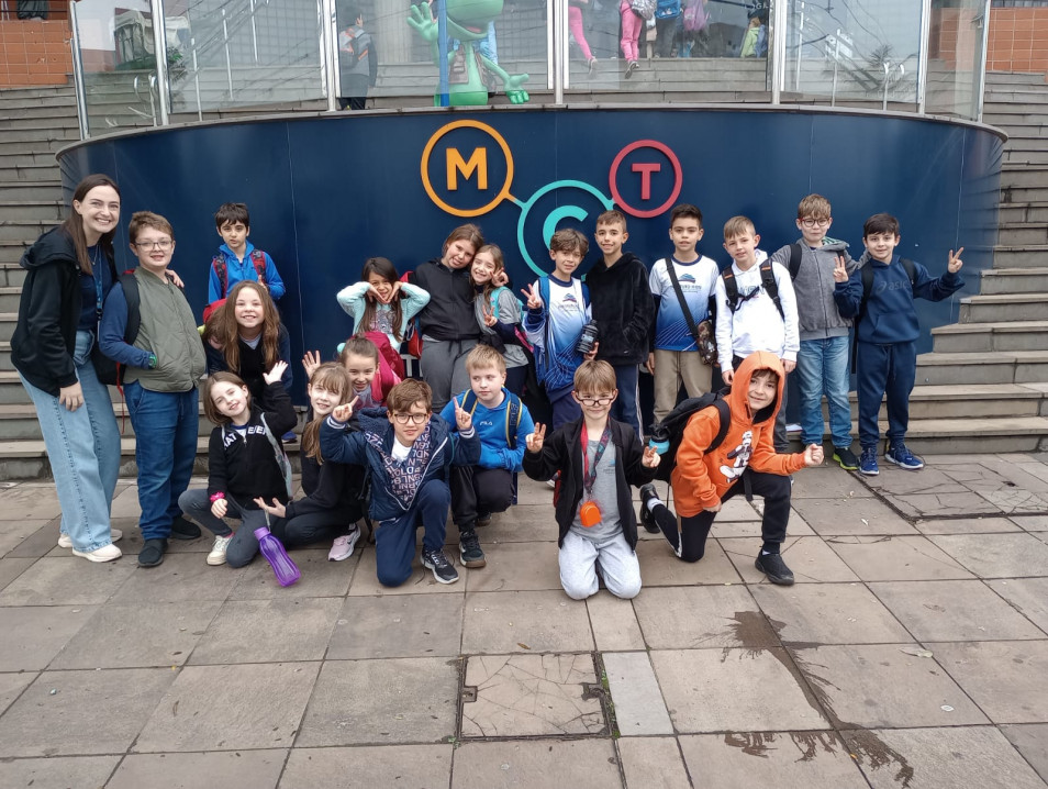 Estudantes do Instituto Ivoti realizam passeio de estudos ao Museu de Ciências e Tecnologia da PUCRS