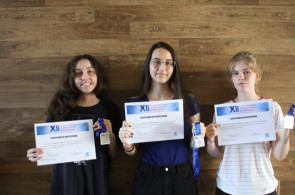 Estudantes do Ensino Médio recebem medalha de 2º lugar em Fórum da Rede Sinodal