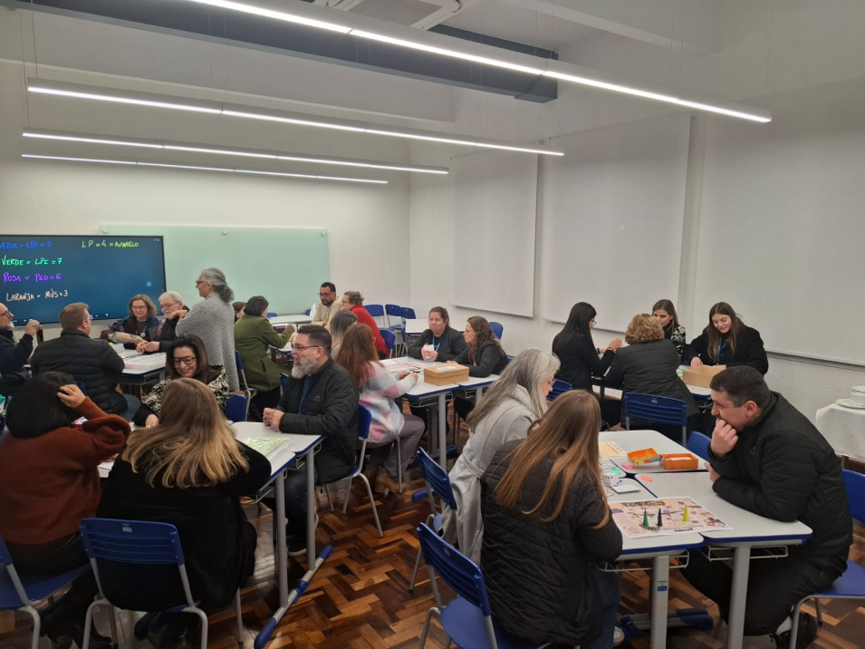 Reunião Geral de Professores da Faculdade Instituto Ivoti encerra semestre letivo