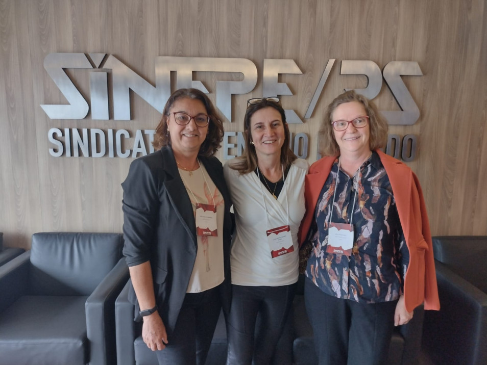 Professoras do Instituto Ivoti participam de evento promovido pelo Sinepe/RS