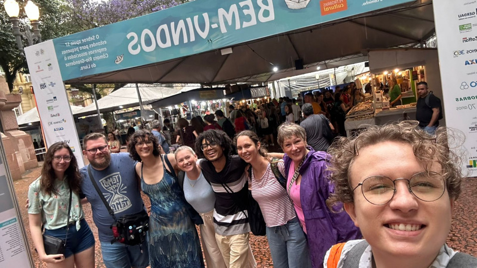Acadêmicos realizam visita à 69ª Feira do Livro de Porto Alegre