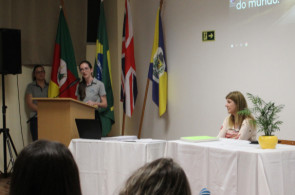 Instituto Ivoti tem noite de entrega de certificados de Cambridge