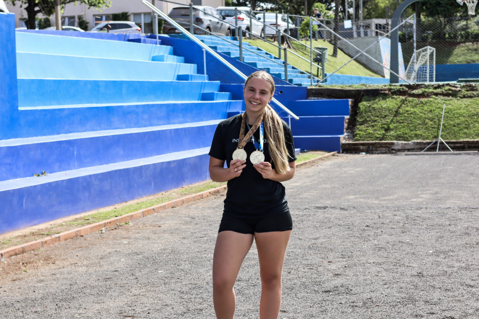 Atleta da Equipe Municipal de Atletismo/Instituto Ivoti conquista dois ouros nos JEBs e garante vaga no Sul-Americano