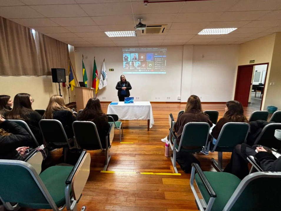 Trocas que conectam: Instituto Ivoti e CEJ realizam seminário sobre práticas do Turno Integral