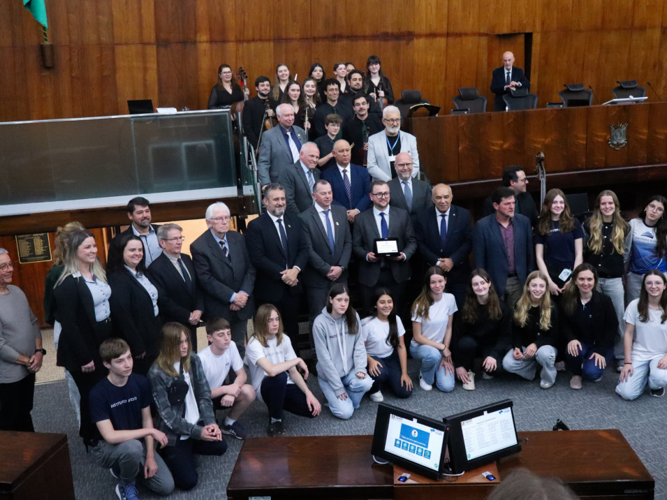 Instituto Ivoti é homenageado na Assembleia Legislativa do RS