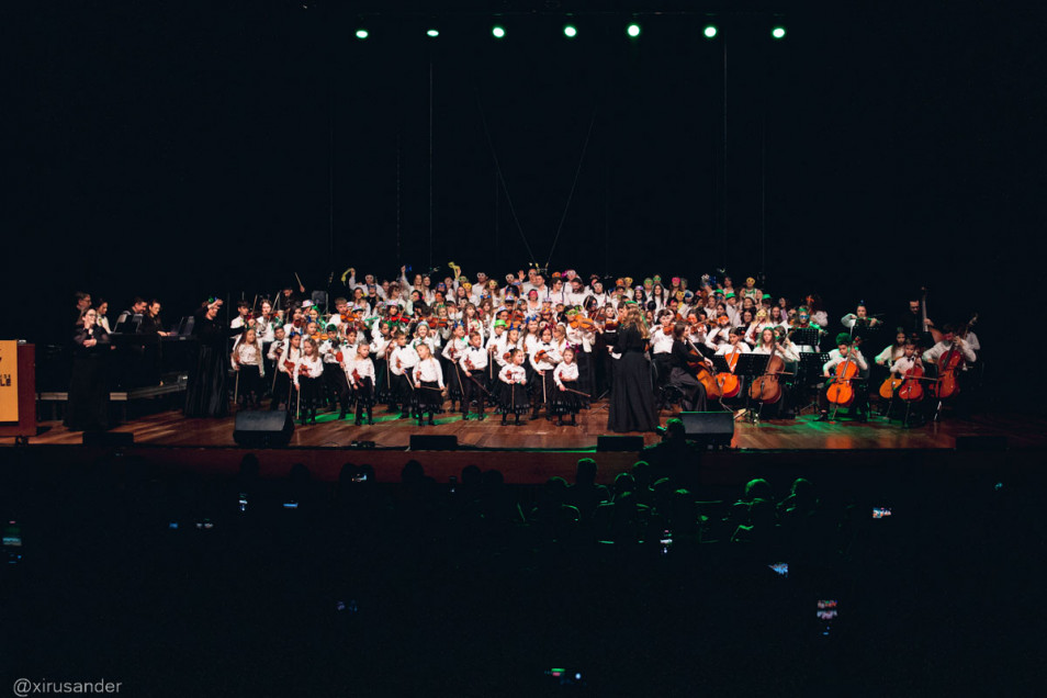 Ascarte/Instituto Ivoti realiza apresentação do Espetáculo Amores no Teatro Feevale