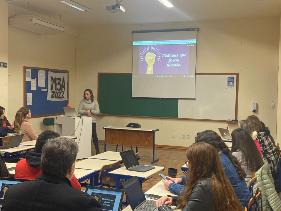 Acadêmicos do Instituto Ivoti têm aula aberta sobre Multiletramentos