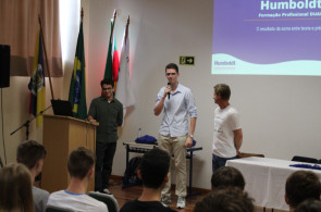 Estudantes do Instituto Ivoti têm palestra sobre Formação Profissional Dual