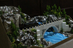Após estudo sobre padrões de construções antigas, estudantes criam maquetes usando matérias primas antigas