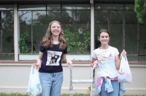 Estudantes de Inglês do Instituto Ivoti realizam ação solidária e arrecadam alimentos