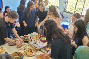 Estudantes criam célula comestível durante as aulas de Biologia no Instituto Ivoti