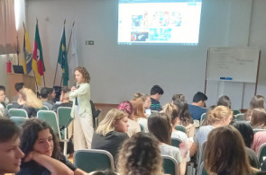 Turmas do 3º do Ensino Médio tem aula sobre vanguardas europeias