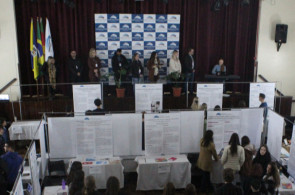 Estudantes do Instituto Ivoti apresentam trabalhos na Mostra de Iniciação Científica