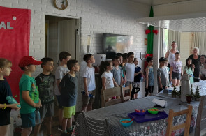 Alunos do Instituto Ivoti visitam Lar de Idosos Bem Querer