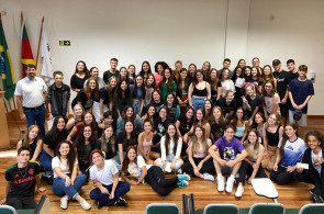 Estudantes do 3º ano do Curso Normal preparam momento de acolhida para a turma do 1º ano