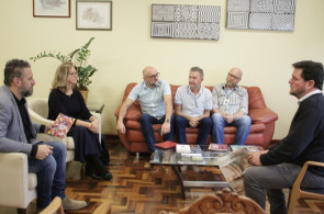 Instituto Ivoti recebe o deputado e professor Issur Koch para falar sobre a formação de professores