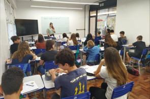 Estudante da Universidade de Jena nas aulas de Língua Alemã