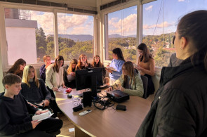 Alunos do 8º Ano Bilíngue vivenciam na prática conceitos de matemática financeira