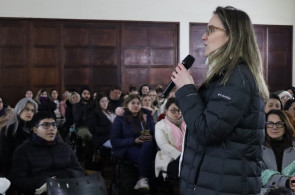 Faculdade Instituto Ivoti promove formação para professores e convidados com psicóloga Karine Recktenvald