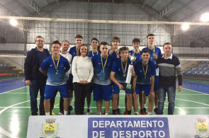 Equipe de Vôlei do Instituto Ivoti é campeã do Torneio Intermunicipal de Voleibol Masculino
