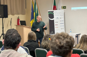 Acadêmicos assistem ao documentário “Os Alemães no Sul do Brasil: Uma Passagem no Tempo”