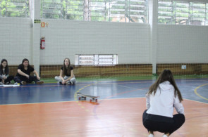 Turma do Ensino Médio realiza experimento de medição de frequência do Efeito Doppler
