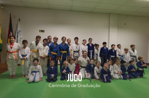 Troca de faixa de judô reúne alunos e famílias em celebração no Instituto Ivoti
