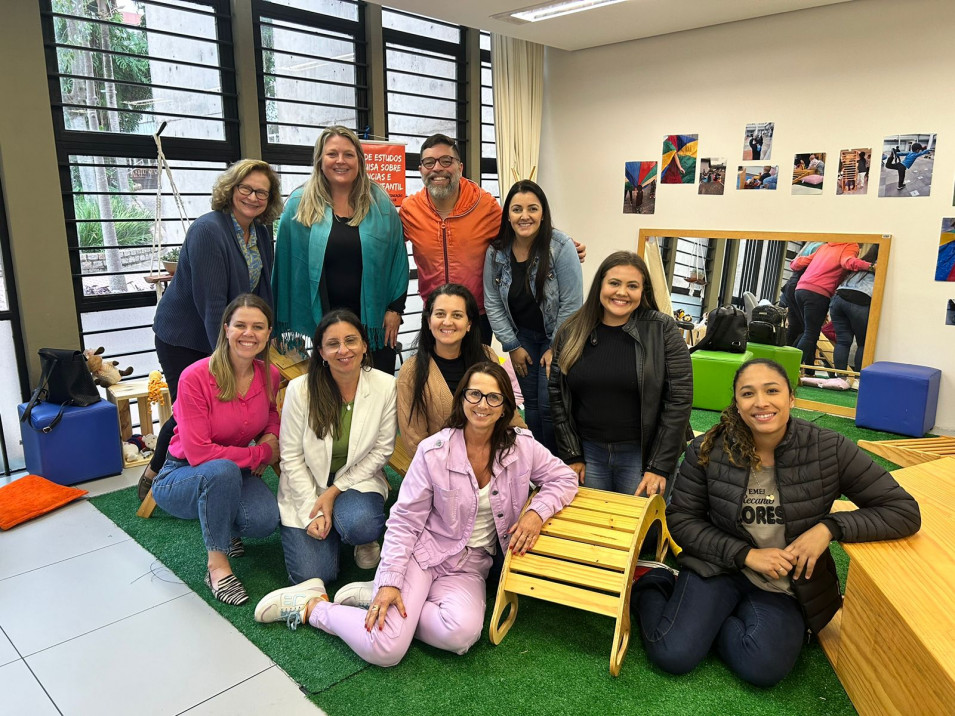 Grupo de Pesquisa Infâncias e Ludicidade realiza visita ao Laboratório das Infâncias, na PUC/RS