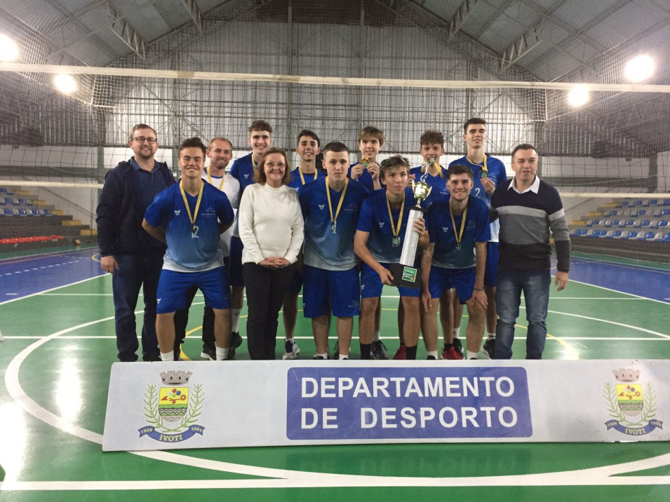 Equipe de Vôlei do Instituto Ivoti é campeã do Torneio Intermunicipal de Voleibol Masculino