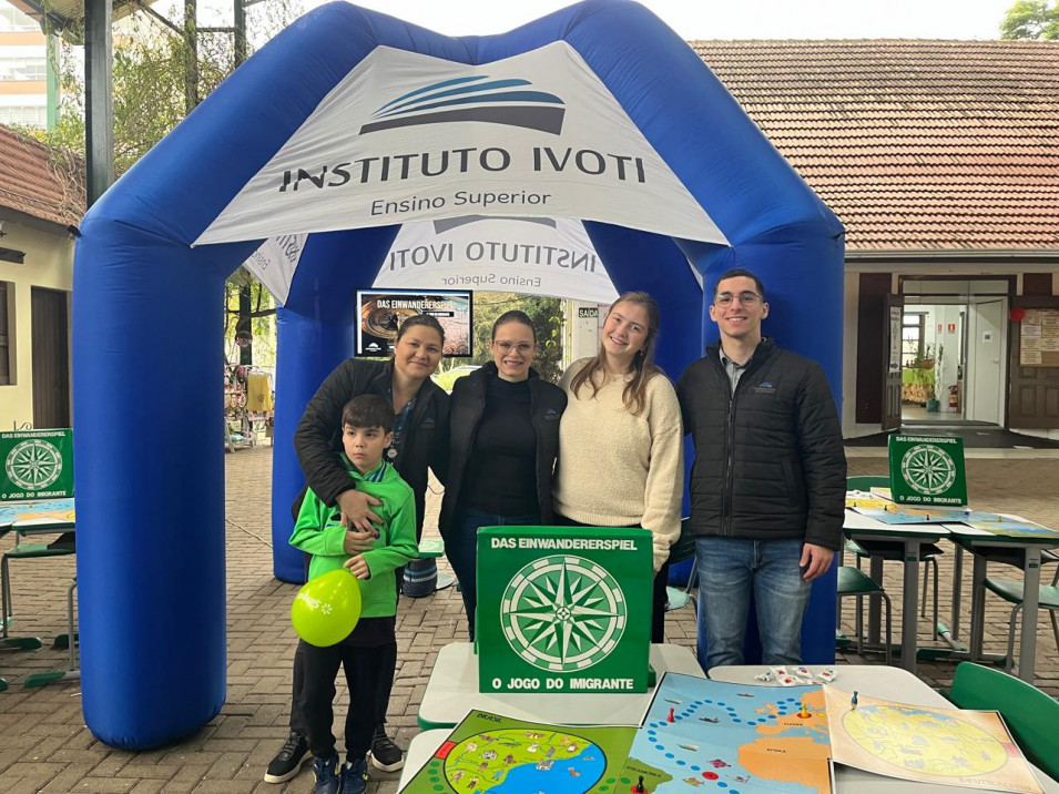 Faculdade Instituto Ivoti apresenta o Jogo do Imigrante na Feira do Livro de Dois Irmãos