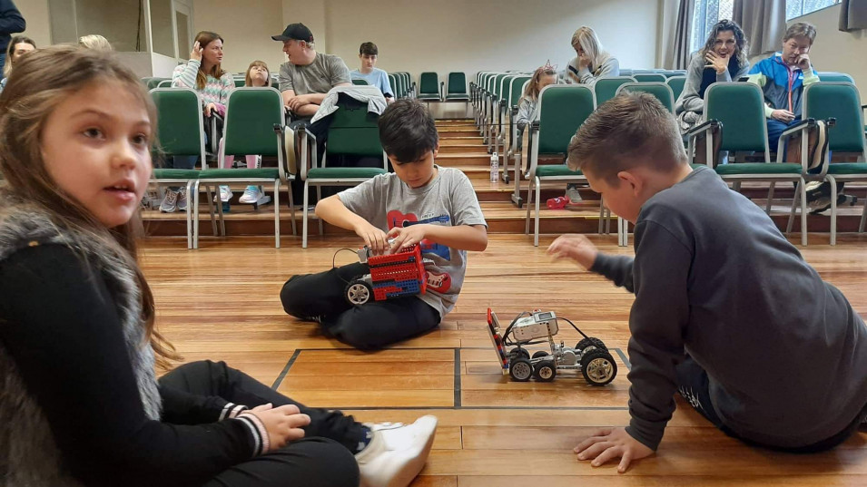 Instituto Ivoti promove primeira Olimpíada de Robótica na manhã de sábado