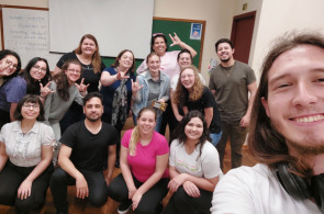 Luciane Brisch conversou com acadêmicos sobre sua trajetória de vida como pessoa surda