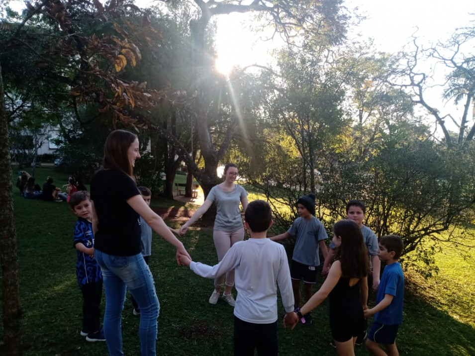 Turmas de Orientação aos Estudos de Língua Alemã realizam atividades ao ar livre