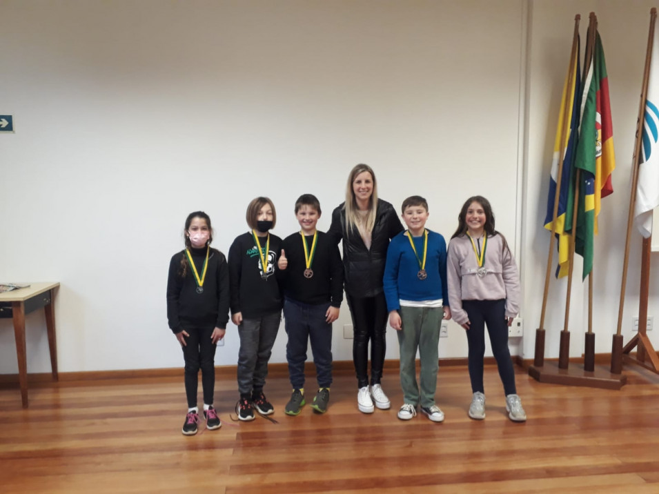 16 estudantes do Instituto Ivoti são medalhistas na Prova Canguru de Matemática
