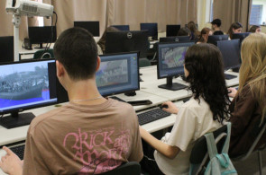 Turma do Curso Técnico em Design cria telas para espetáculo Über Uns