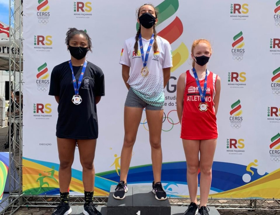 Equipe de Atletismo participa de etapa estadual dos Jogos Escolares