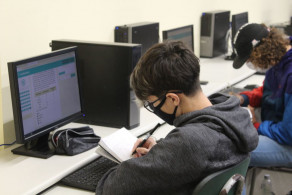 Estudantes do 1º ano realizam simulados de preparação para o ENEM