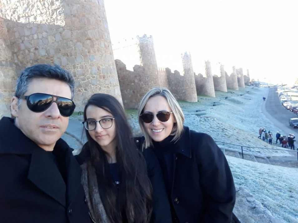 Instituto Ivoti recebe estudante que retornou com a família de Portugal
