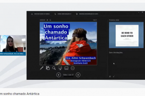 Alunos assistem palestra sobre viagem da professora Ailim à Antártica