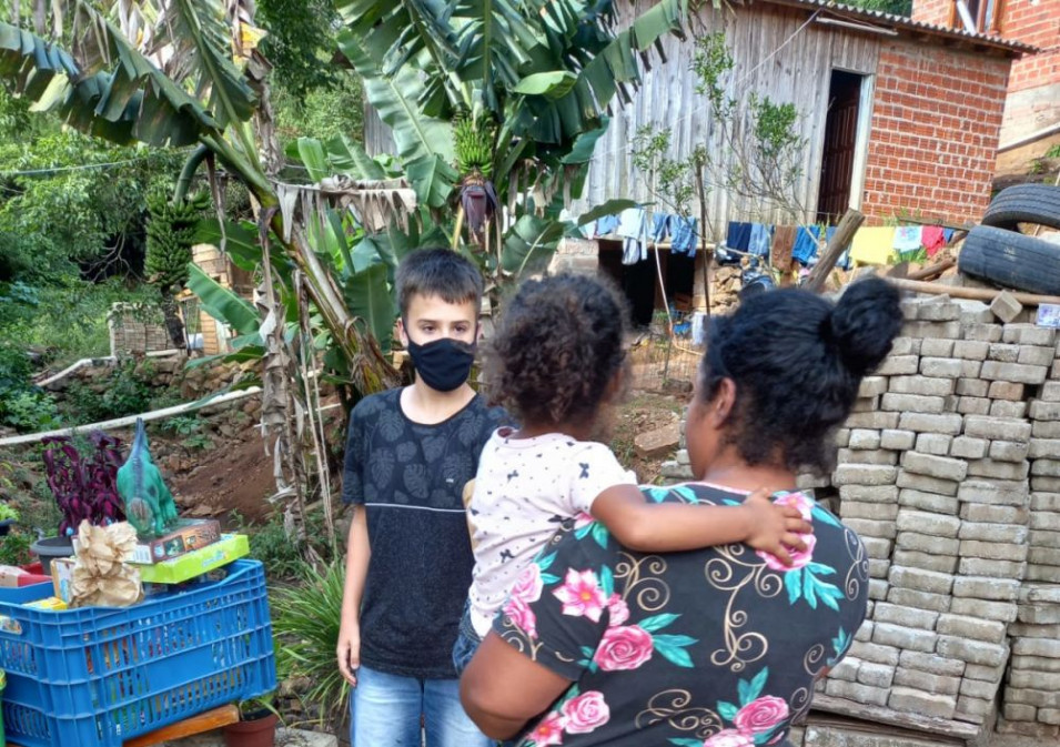 Instituto Ivoti realiza doação de brinquedos na comunidade Vila Seca